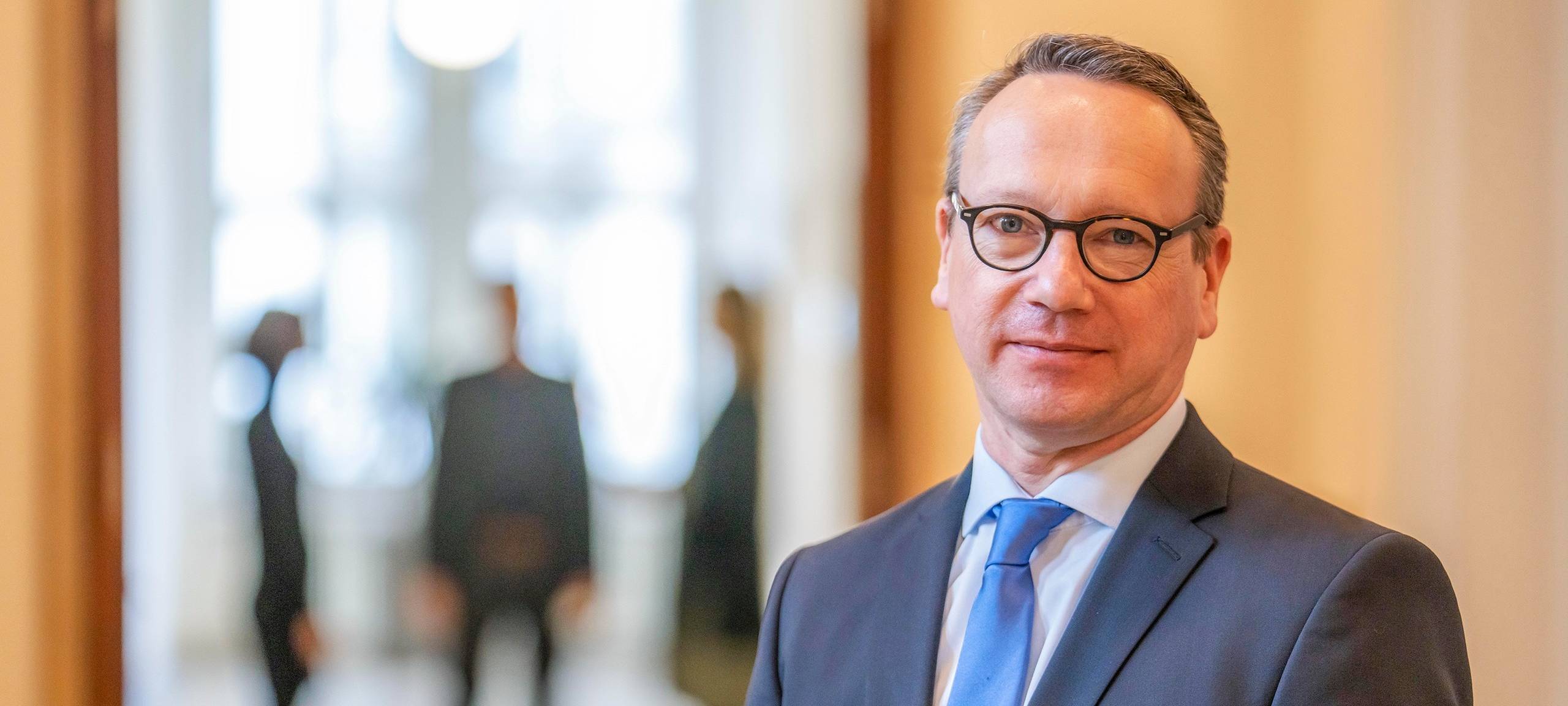 NRW will weniger Bürokratie für Millionen Überschuldete