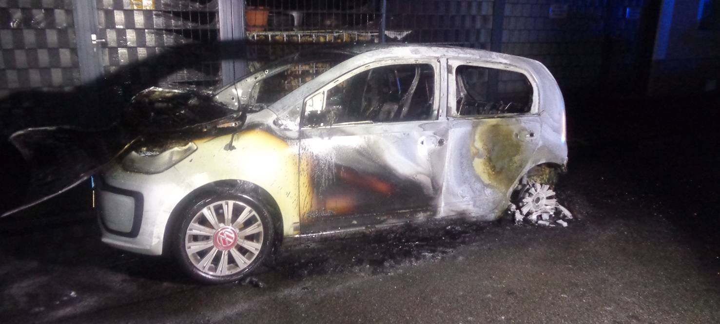 Wieder Autobrand in der Nacht