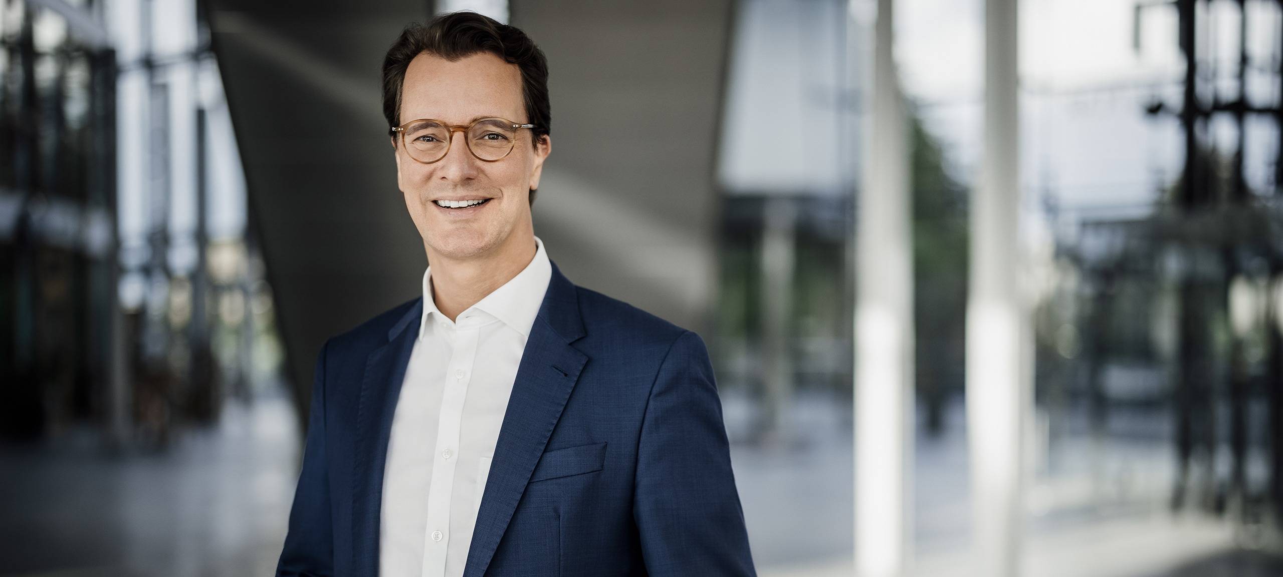 Wüst zeichnet Retter aus Würselen aus