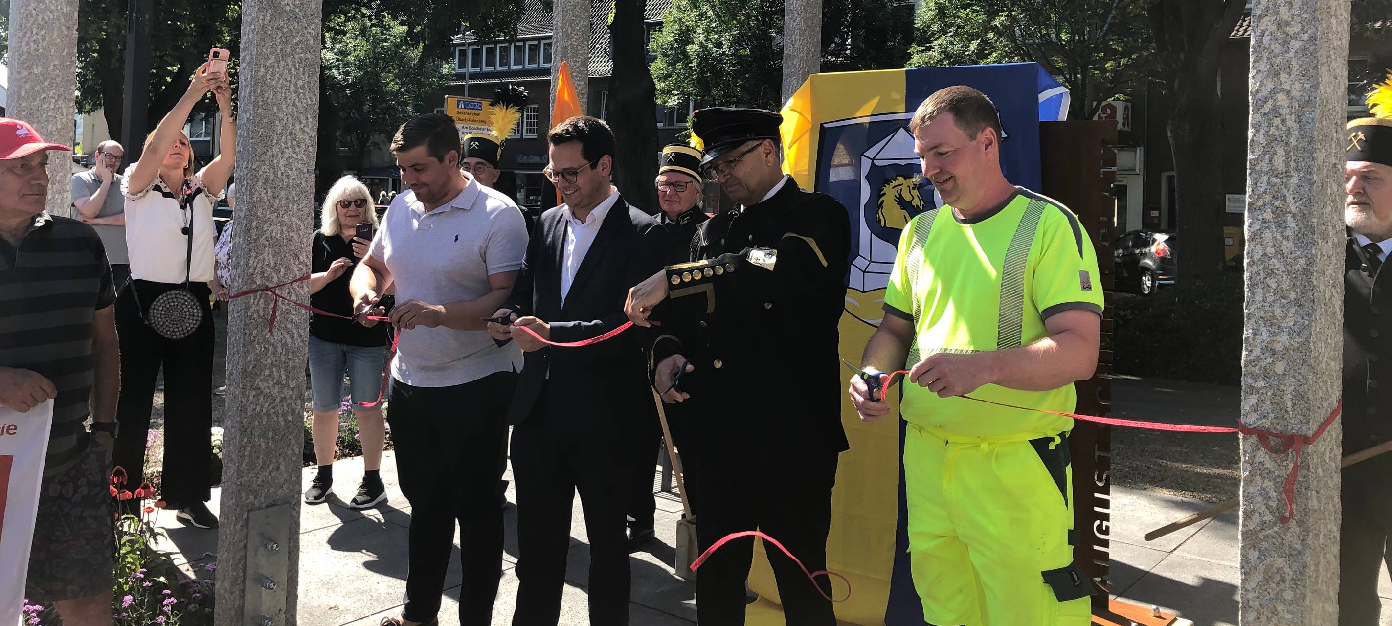 Merkstein: Neues Denkmal am August-Schmidt-Platz
