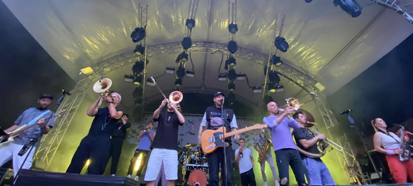 Querbeat spielen bei den Kurpark Classix in Aachen