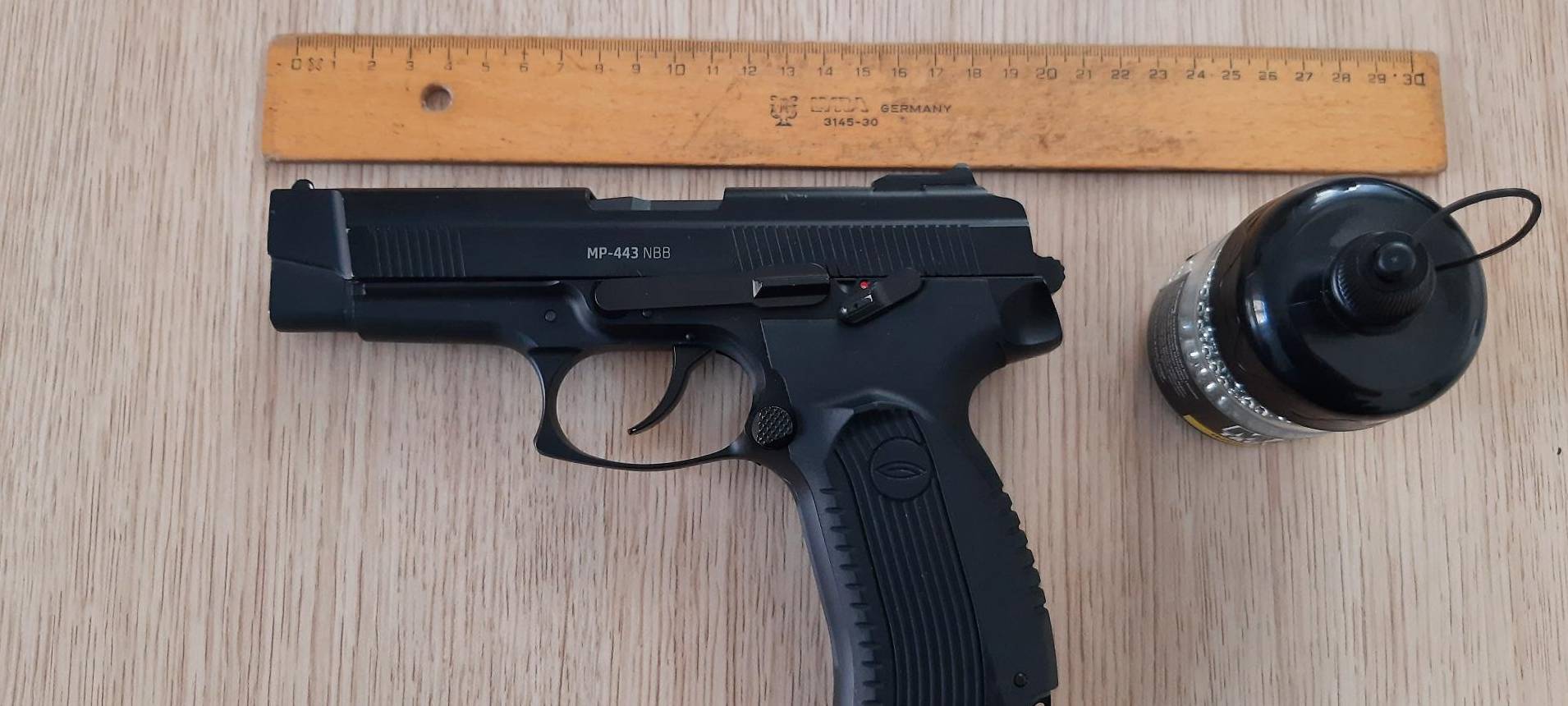 Bundespolizei schnappt Mann mit Gasdruckpistole