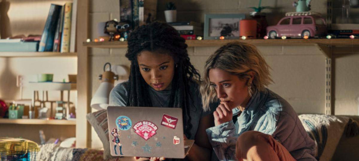 Die Studenten recherchieren.