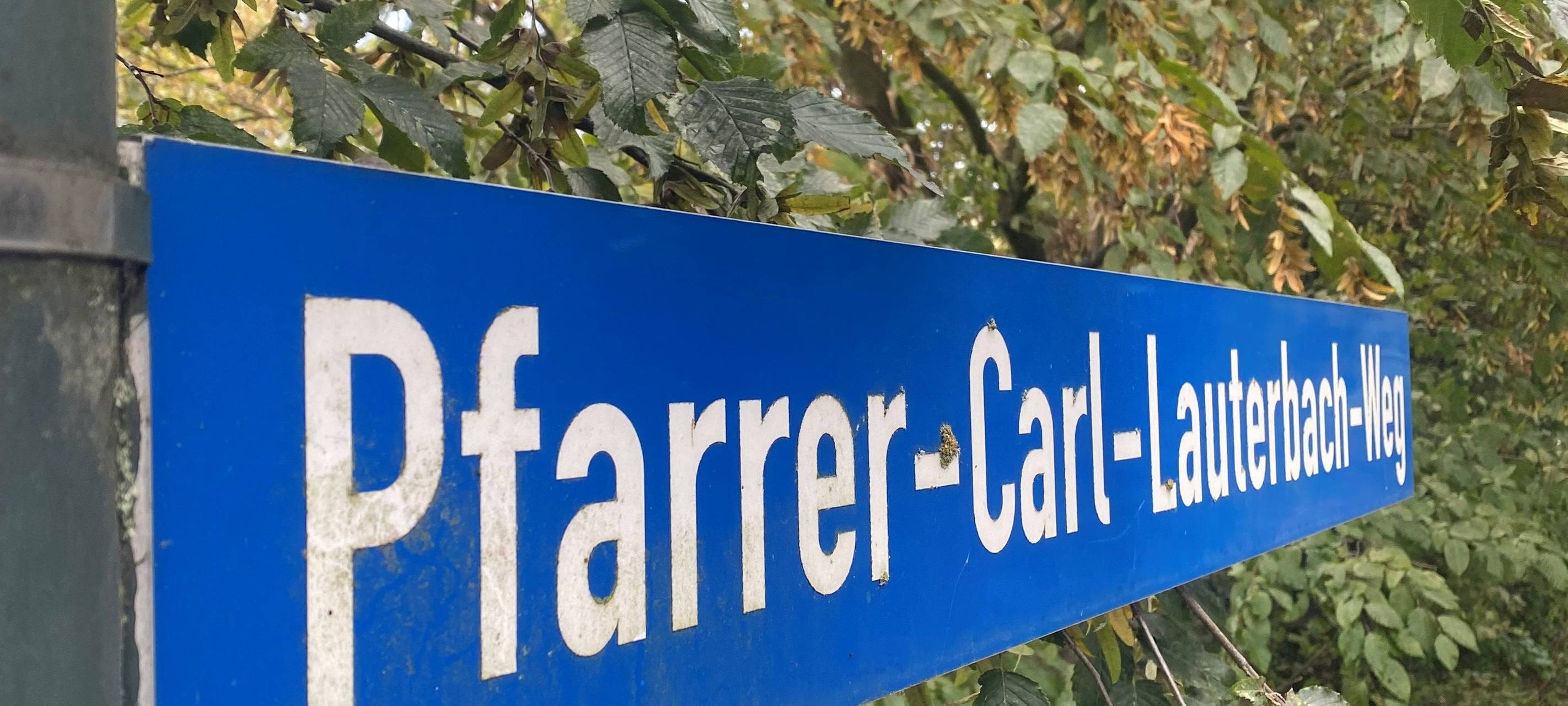 Pfarrer-Carl-Lauterbach-Weg heißt jetzt „Senderpfad“