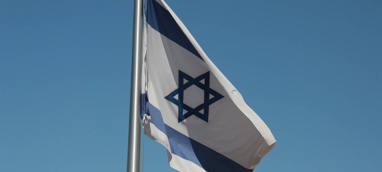 Wieder ist eine Israel-Flagge beschädigt worden