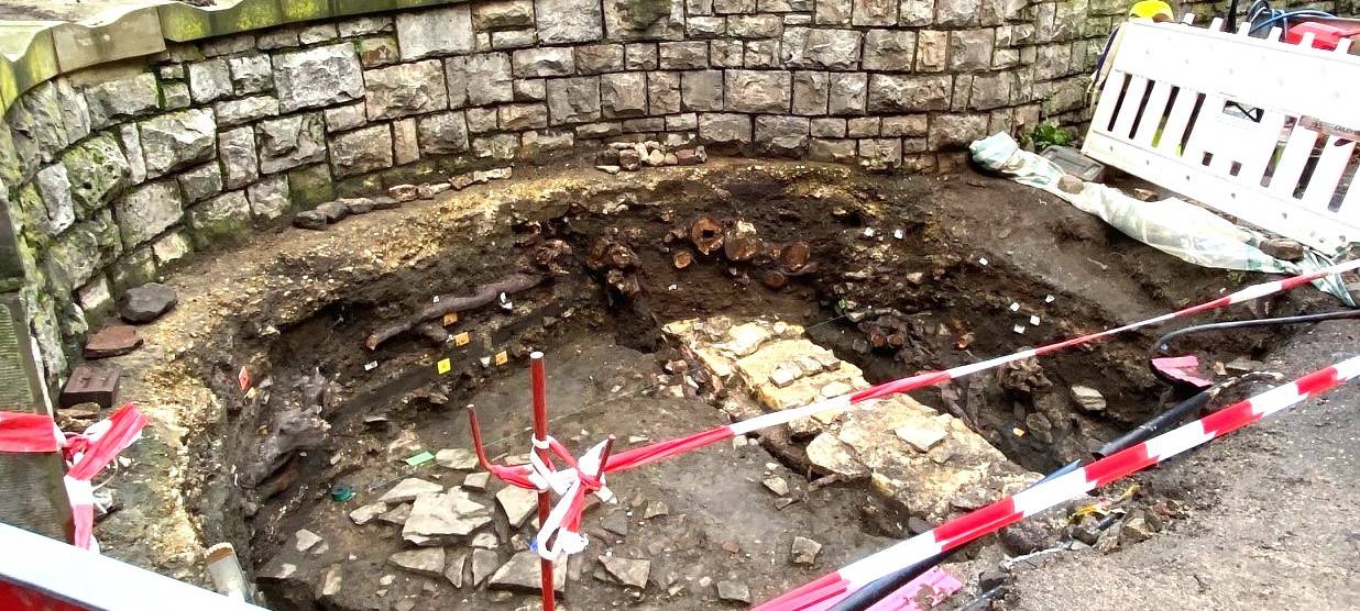 Neue archäologische Funde am Katschhof in Aachen