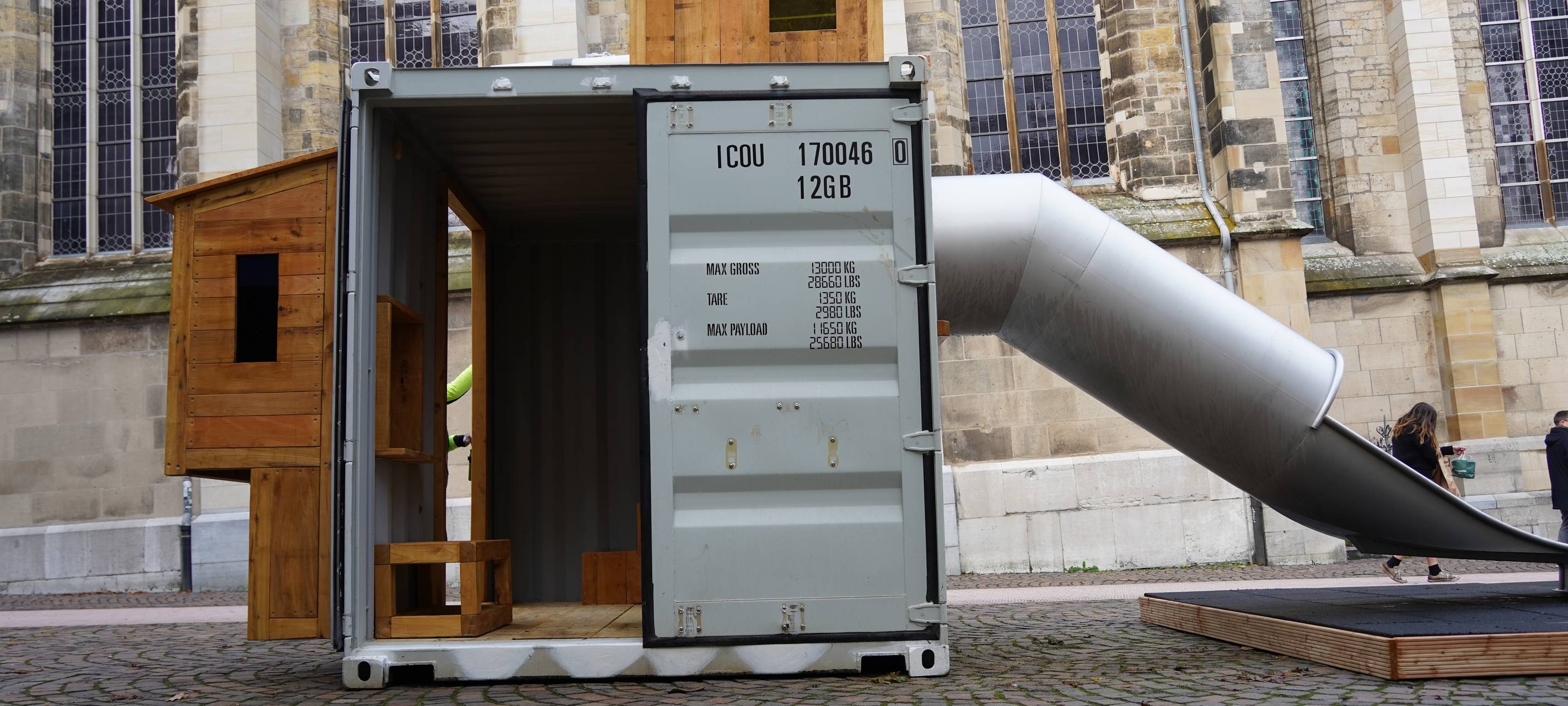 Neu: Spielcontainer in der Großkölnstraße