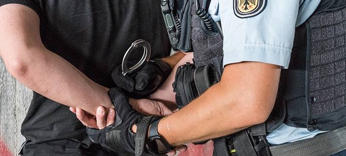 Bundespolizei verhaftet drei gesuchte Männer