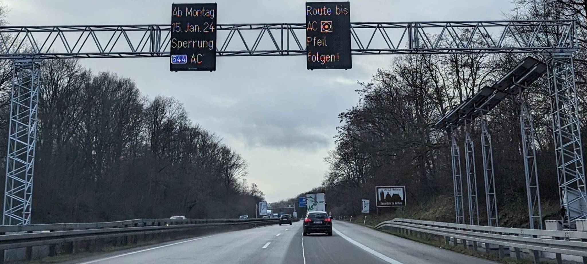 Digitale Anzeigetafeln in Betrieb