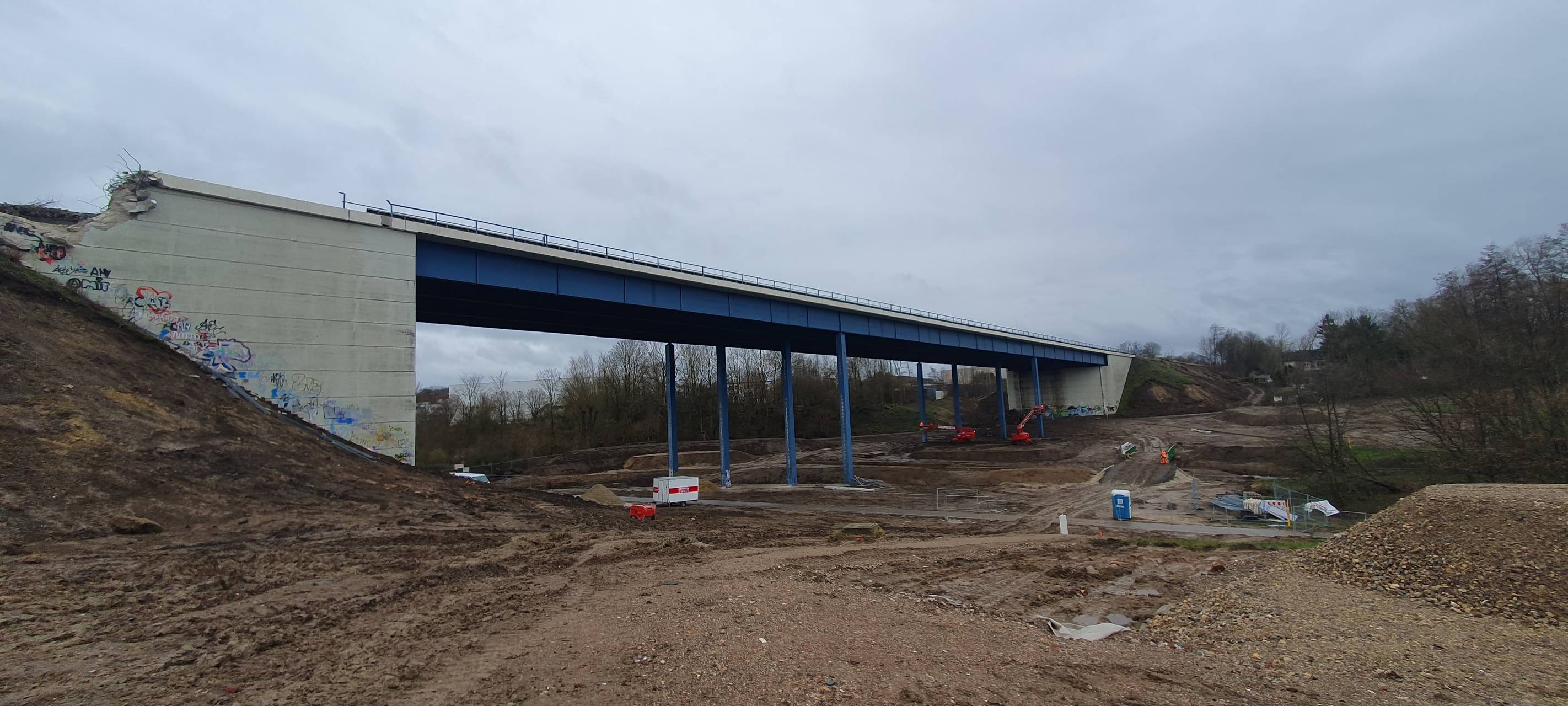 Sprengvorbereitung läuft nach Plan