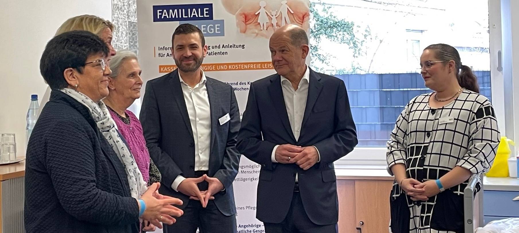 Kanzler Scholz besucht Sankt-Antonius-Hospital und Babor