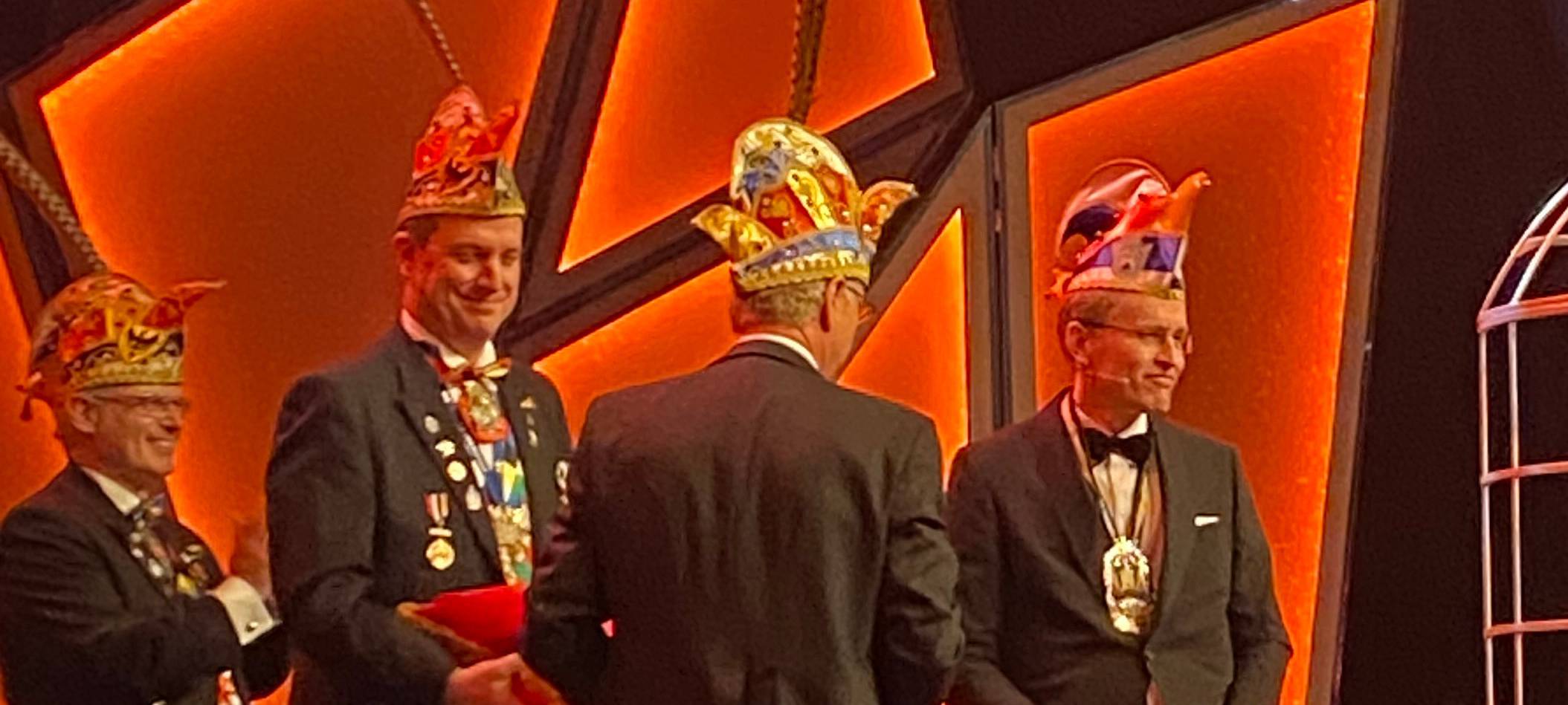 Daniel Günther ist neuer AKV-Ordensritter