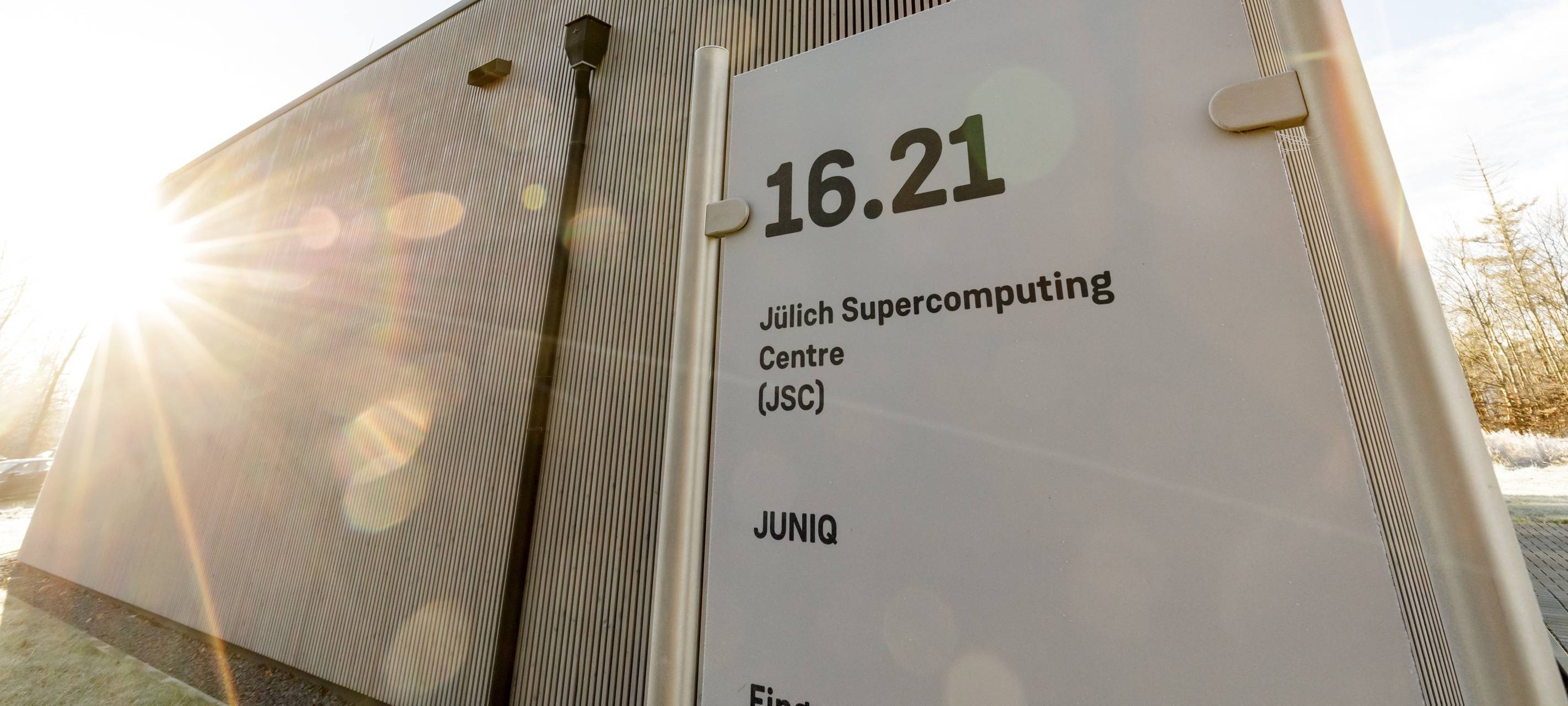 Neuer Superrechner für Jülich