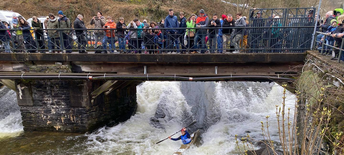 Wildwasser-Kanuten wieder in Monschau auf der Rur