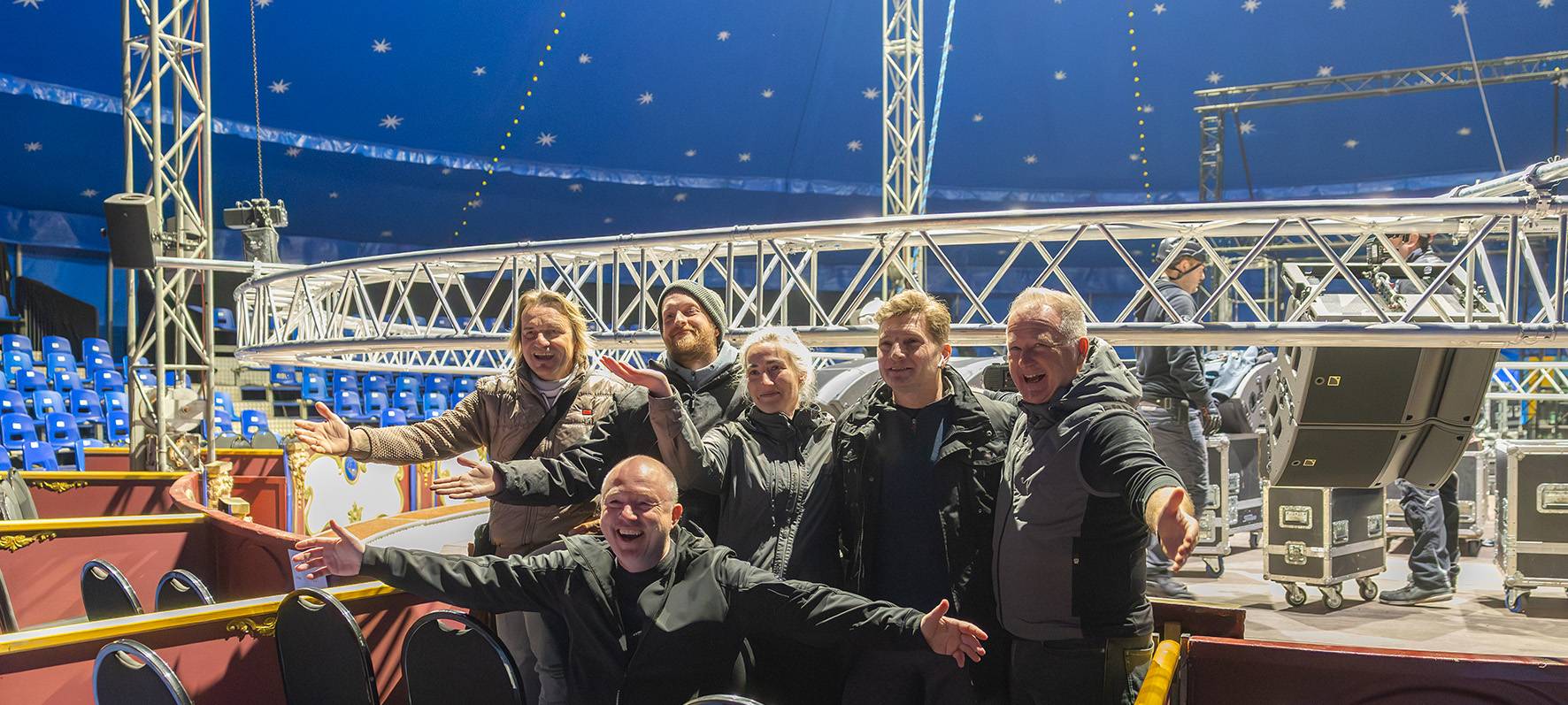 Zeltaufbau in der Soers: HÖHNER Rock And Roll Circus