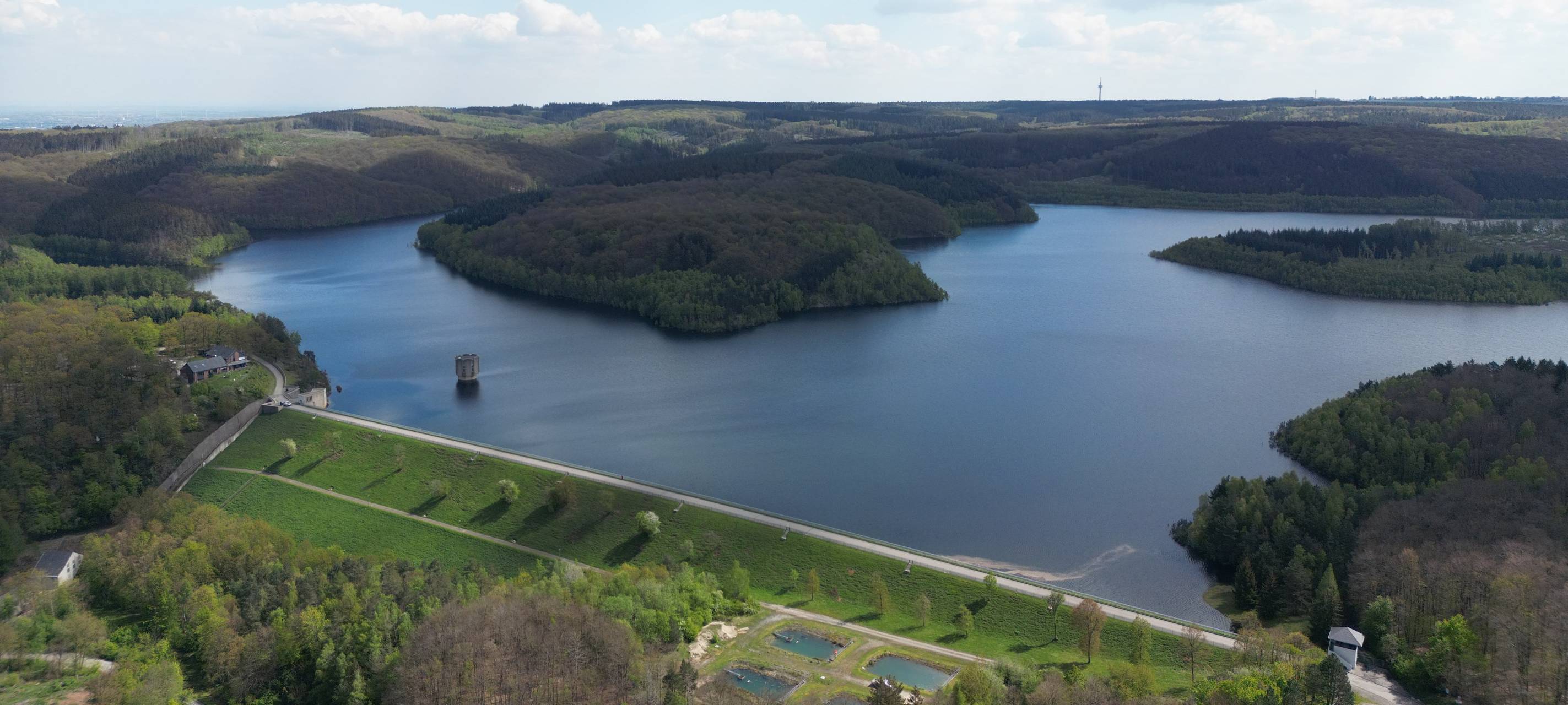 Die Wehebachtalsperre ist so voll wie lange nicht mehr