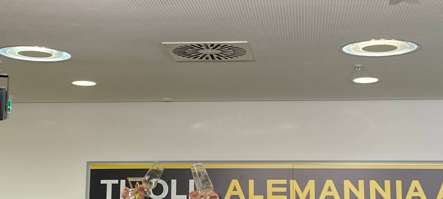 Alemannia-Fans feiern friedlich den Aufstieg in die 3. Liga