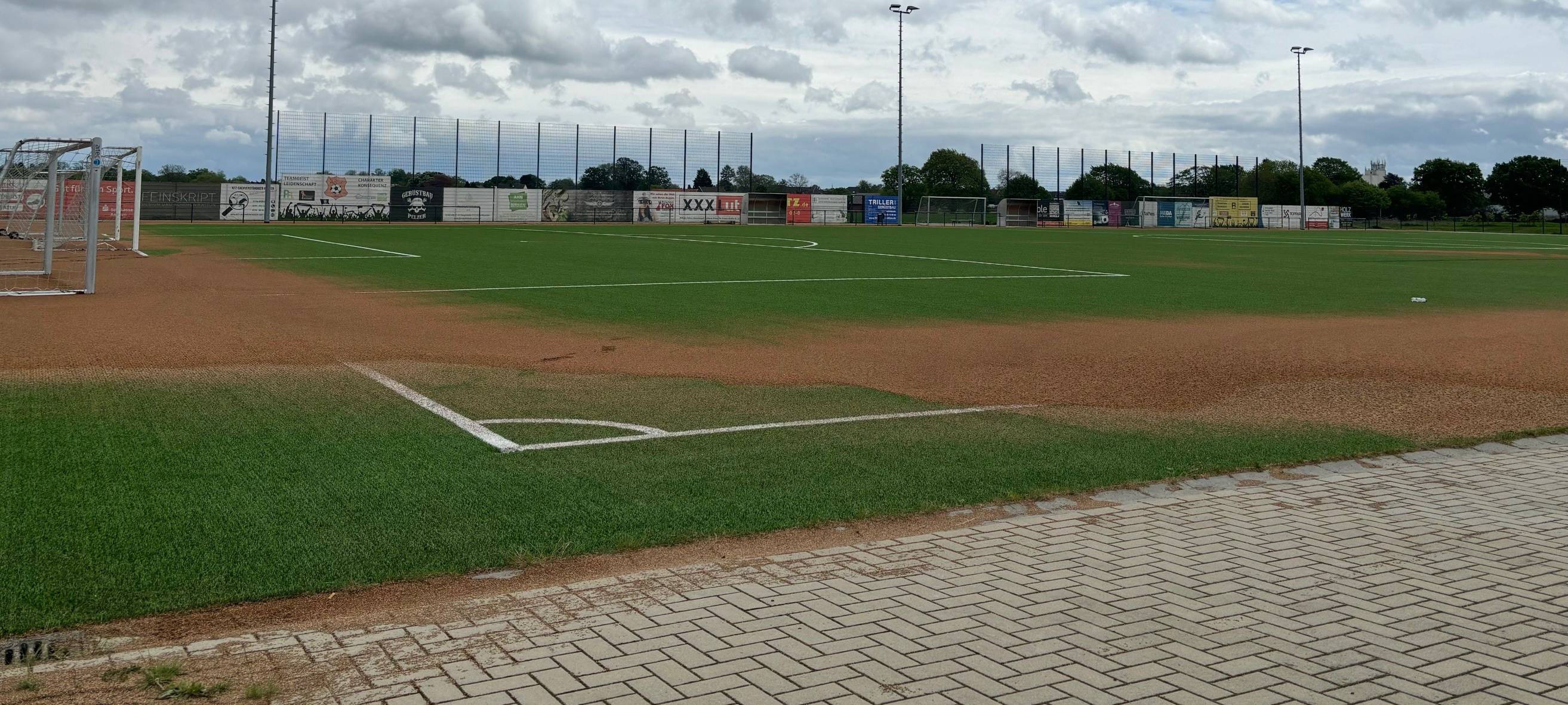 Unwetter sorgt für überspülte Straßen in der Region