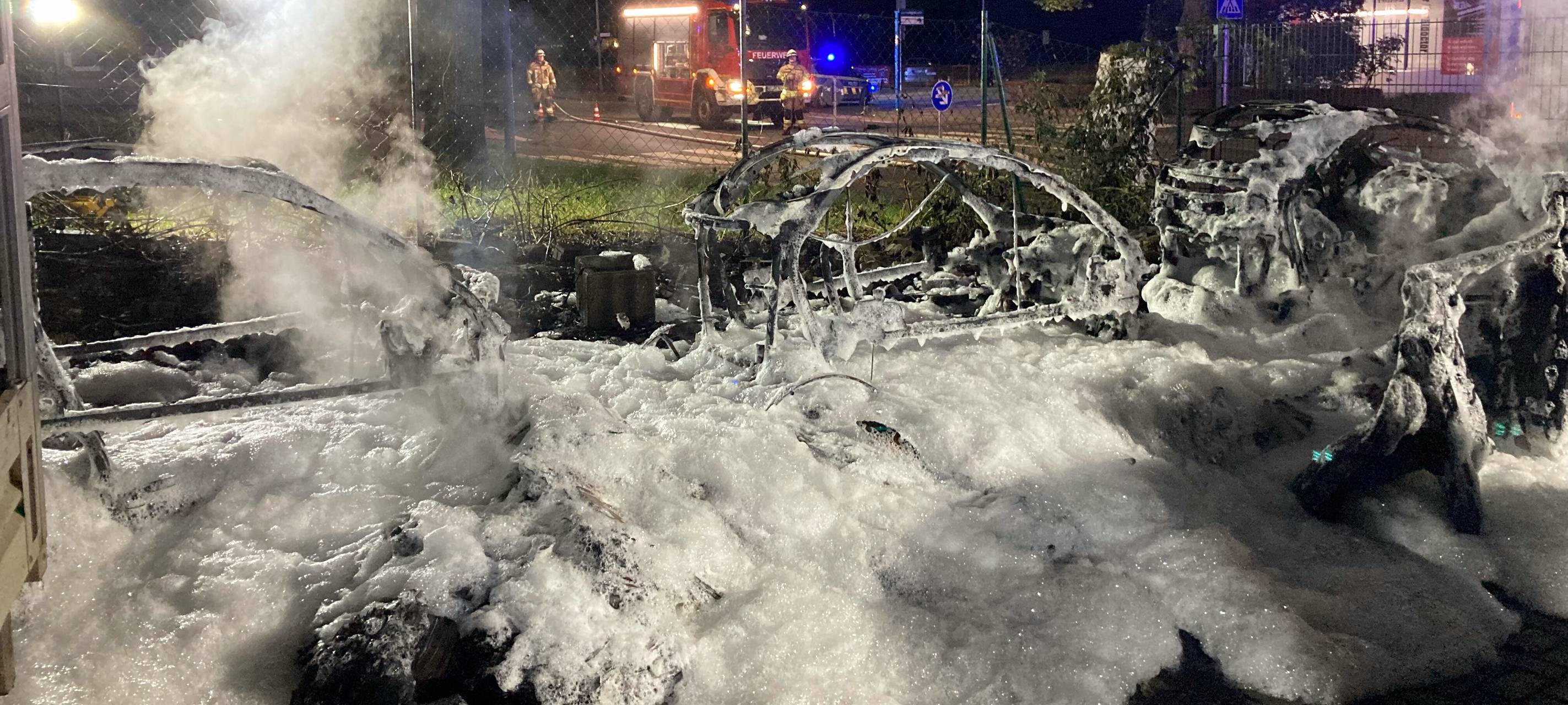 Vier kaputte Autos nach Feuer in Eschweiler