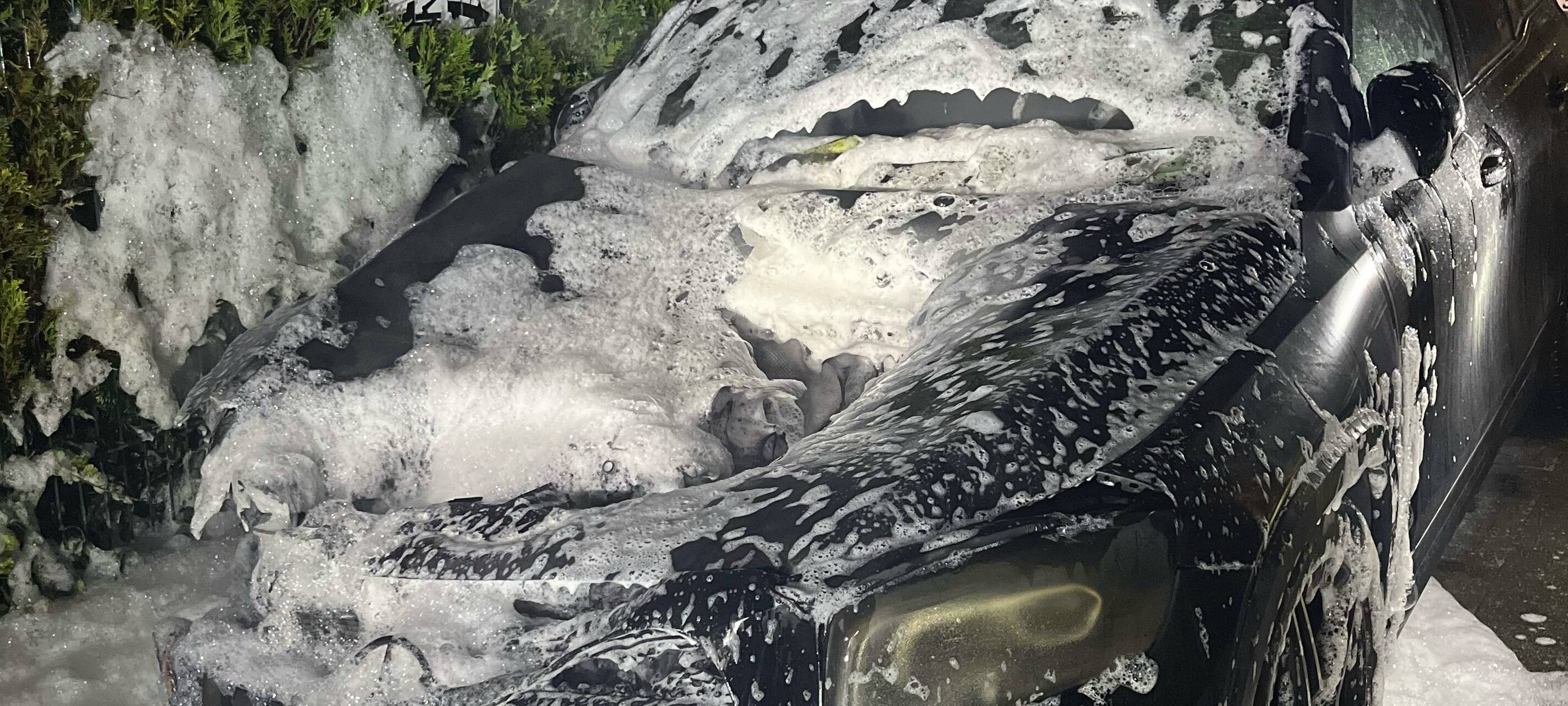 Autobrand in Kohlscheid: Zeugen gesucht