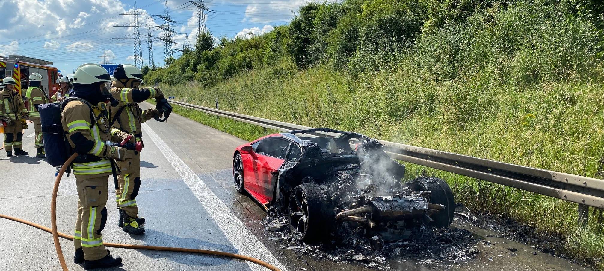 Brennender Lamborghini auf der A4