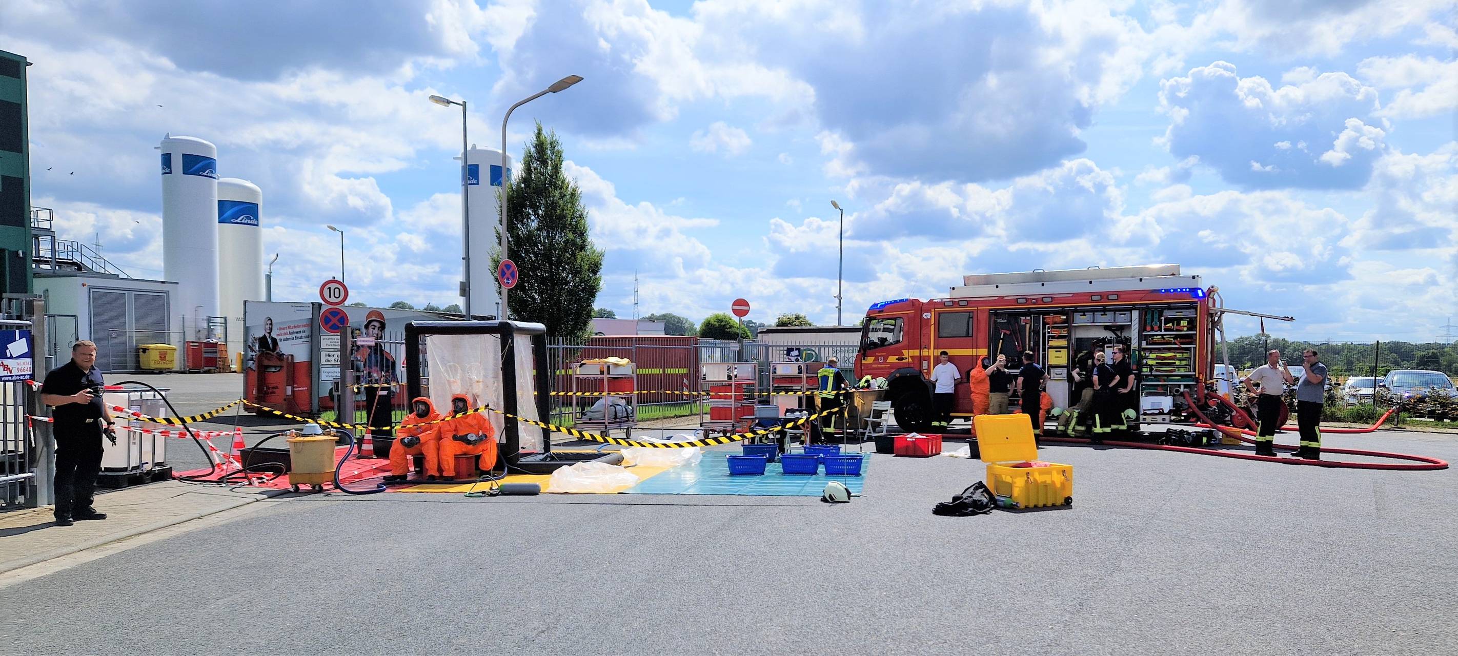 Feuerwehr im Chemie-Einsatz bei Aixtron