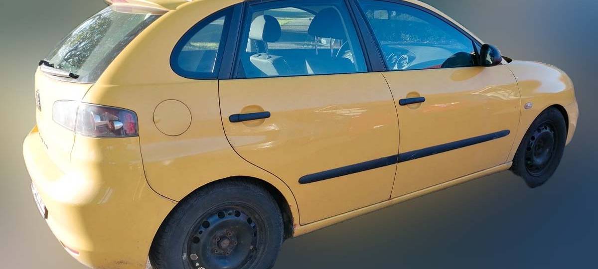 Unfallflucht: Seat Ibiza-FahrerIn gesucht