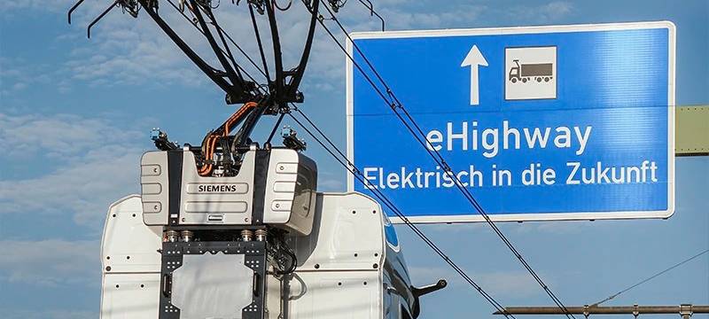 Erfolgreich getestet: LKW-Batterieaufladung per Oberleitung