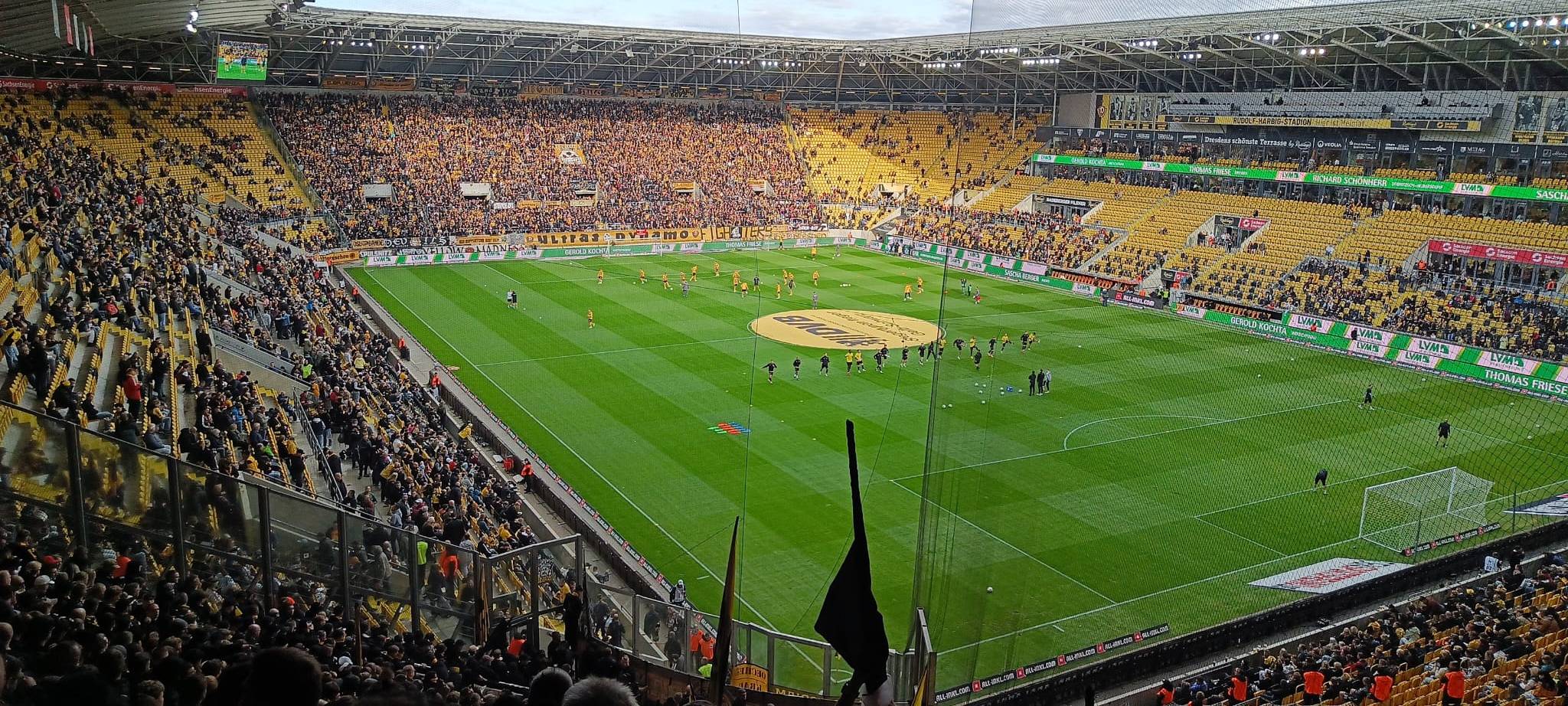 Alemannia holt Punkt in Dresden