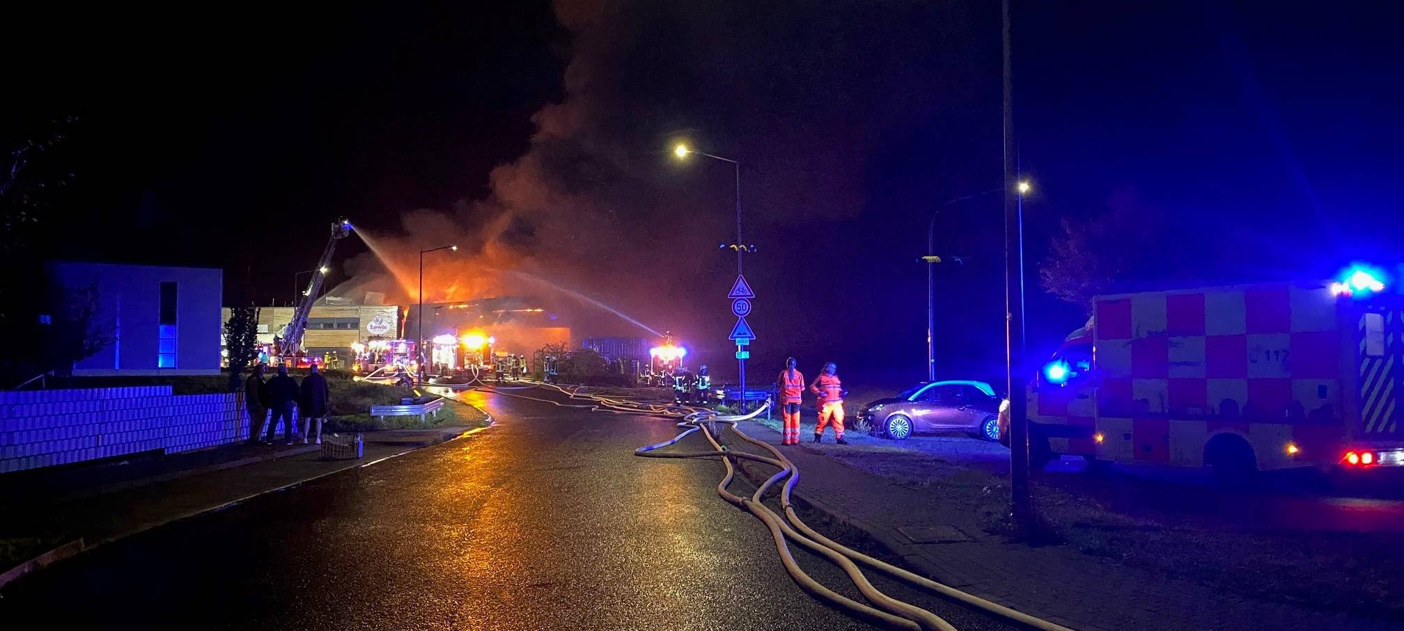 Großbrand bei Lowis in Baesweiler