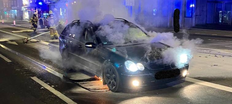 Autobrand auf dem Adalbertsteinweg