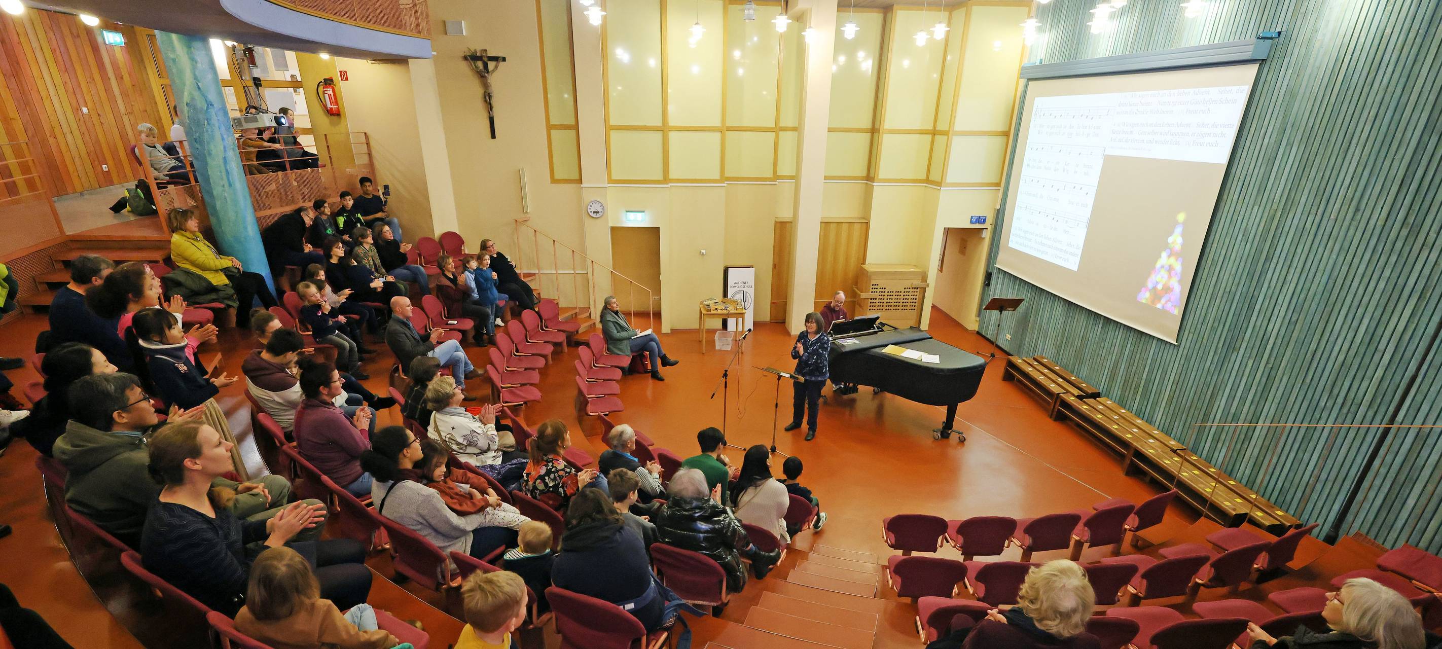 Zur Adventszeit: Aktionsreihe im Aachener Dom