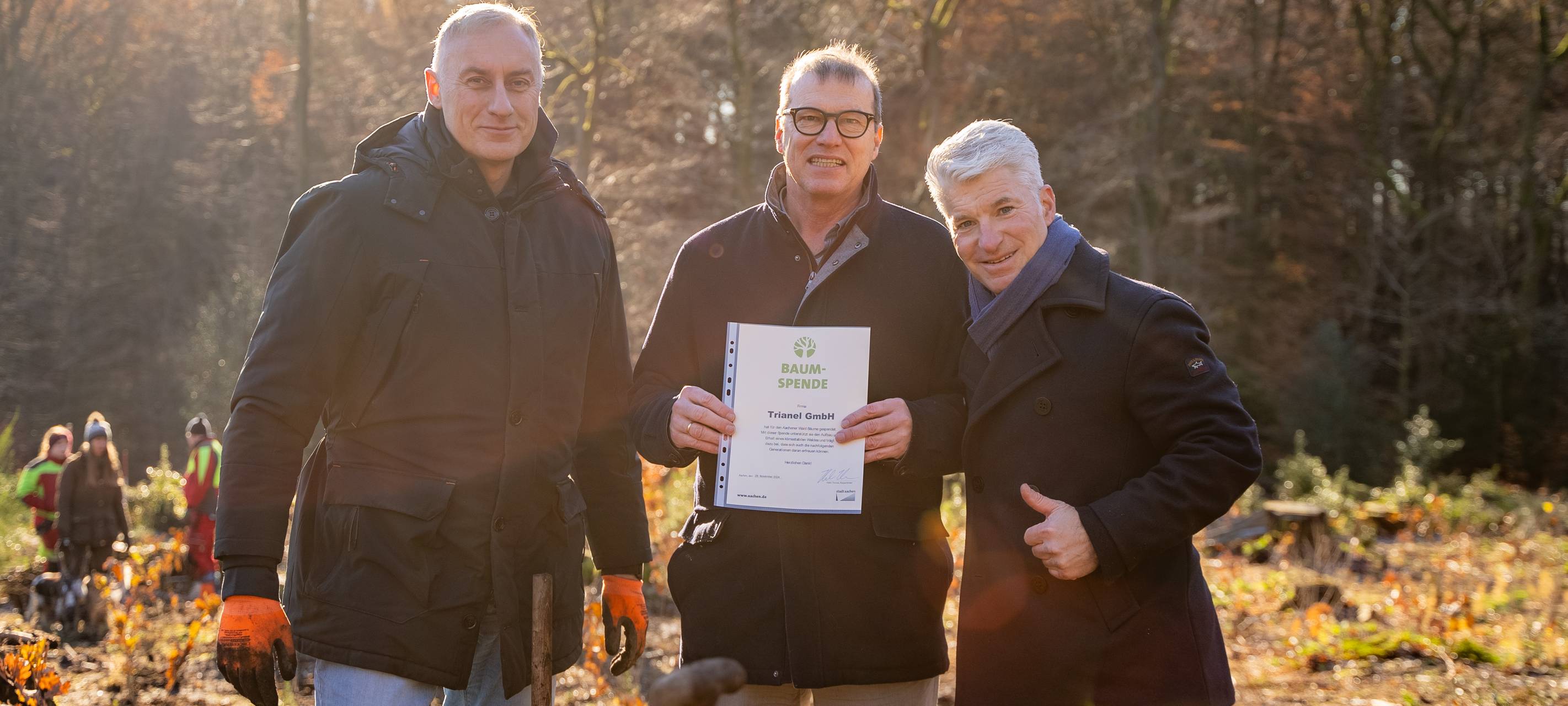 Trianel-Jubiläum endet mit Baumpflanzungen