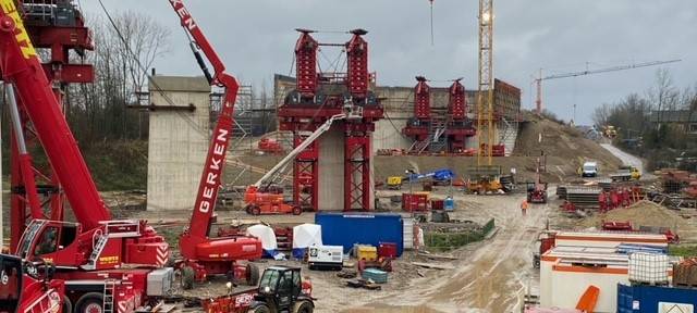 Haarbachtalbrücke: Einschub der Brückenteile
