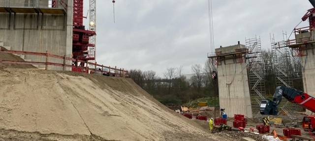 Haarbachtalbrücke: Einschub der Brückenteile