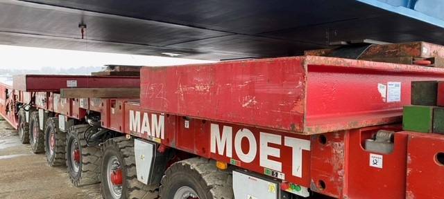 Haarbachtalbrücke: Einschub der Brückenteile