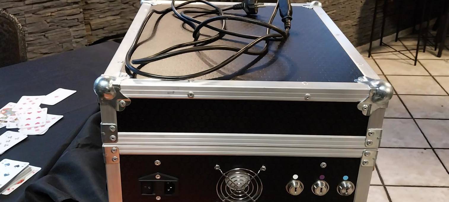 Zoll findet Glücksspielkoffer in Shisha-Bar