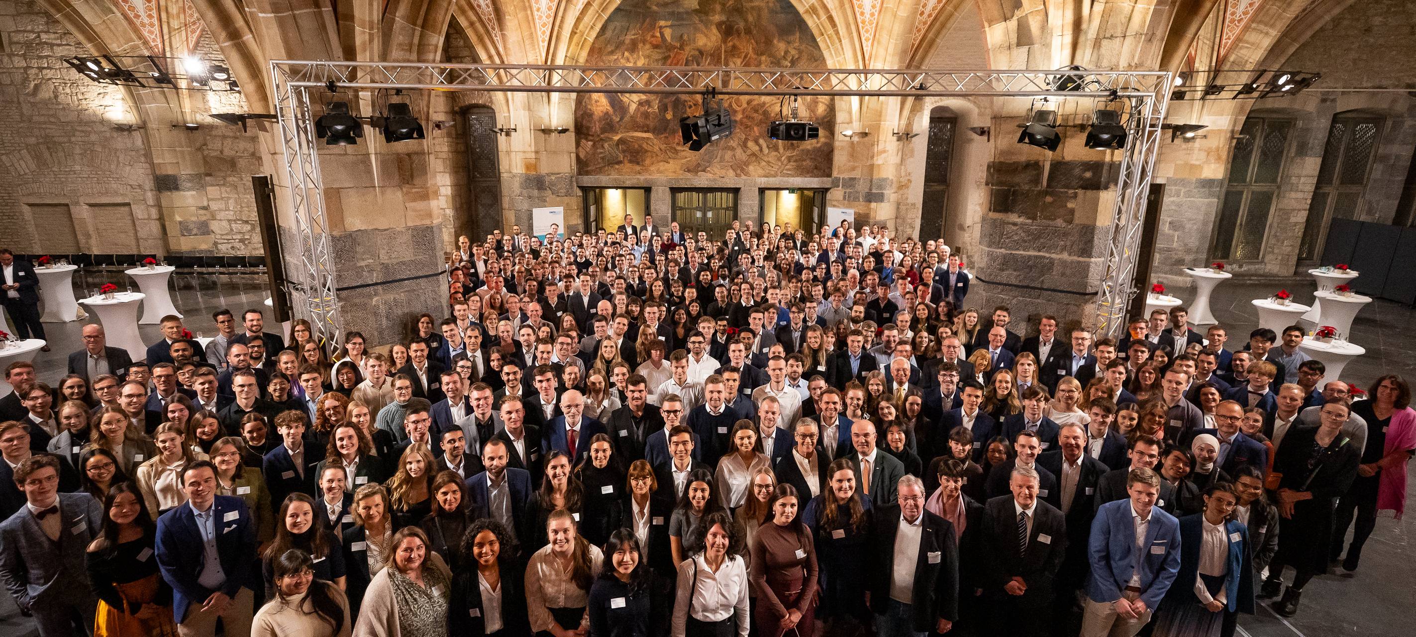 379 Stipendien an der RWTH Aachen