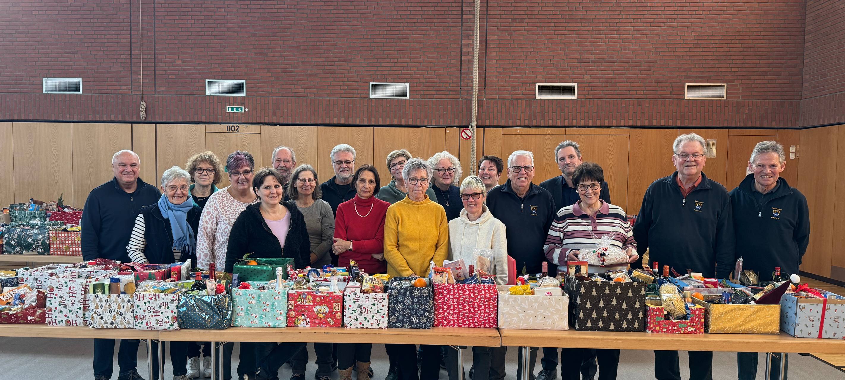 Weihnachtskisten-Aktion bei Tafeln