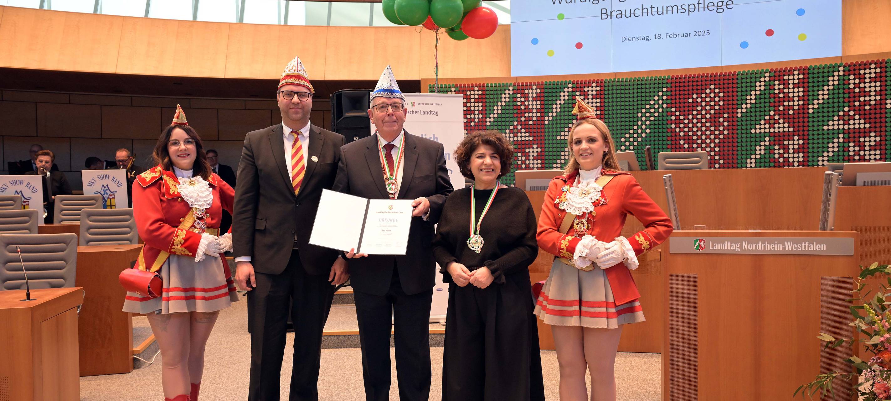 Landtag ehrt Karnevalisten