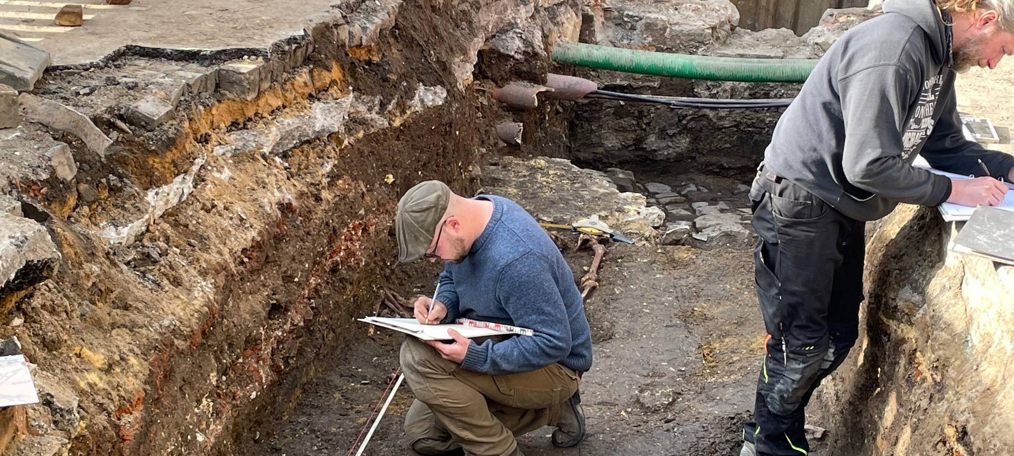 Beim Umbau Theaterplatz: Neue archäologische Funde