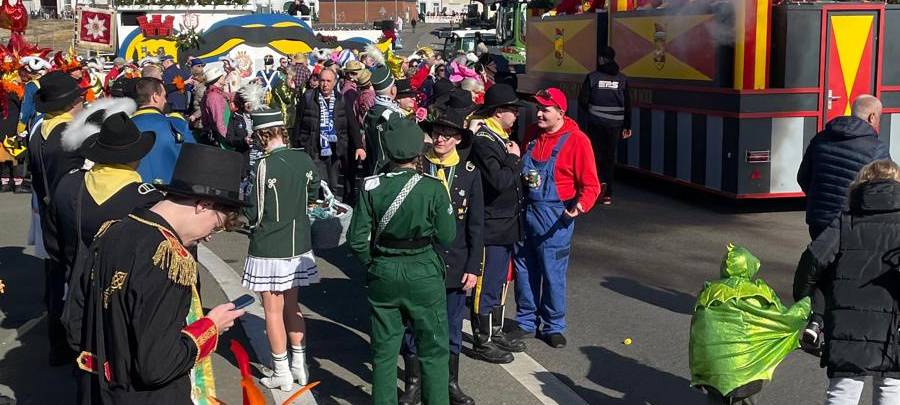 Aachen und Eschweiler: Rosenmontagszüge gut besucht