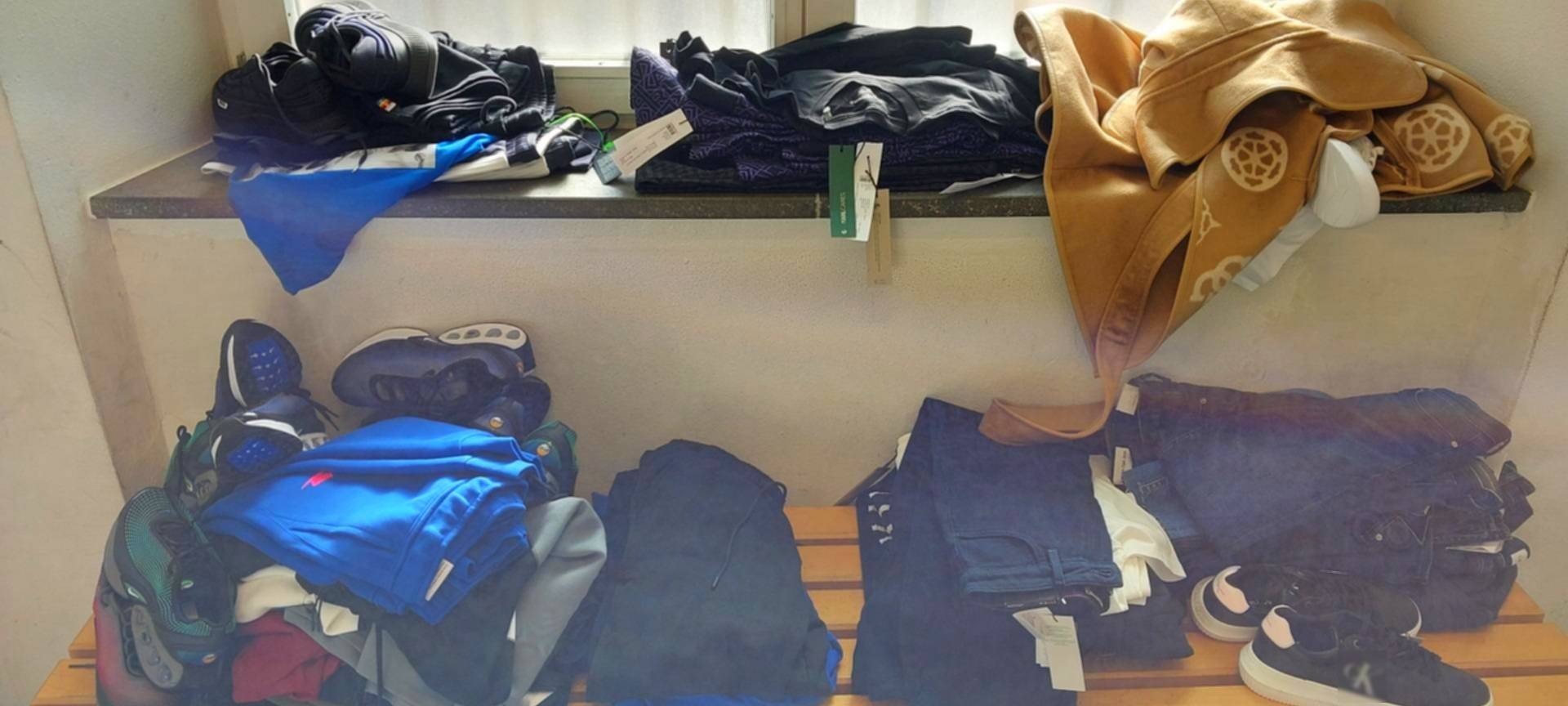 Bundespolizei stellt in Aachen Luxusklamotten sicher