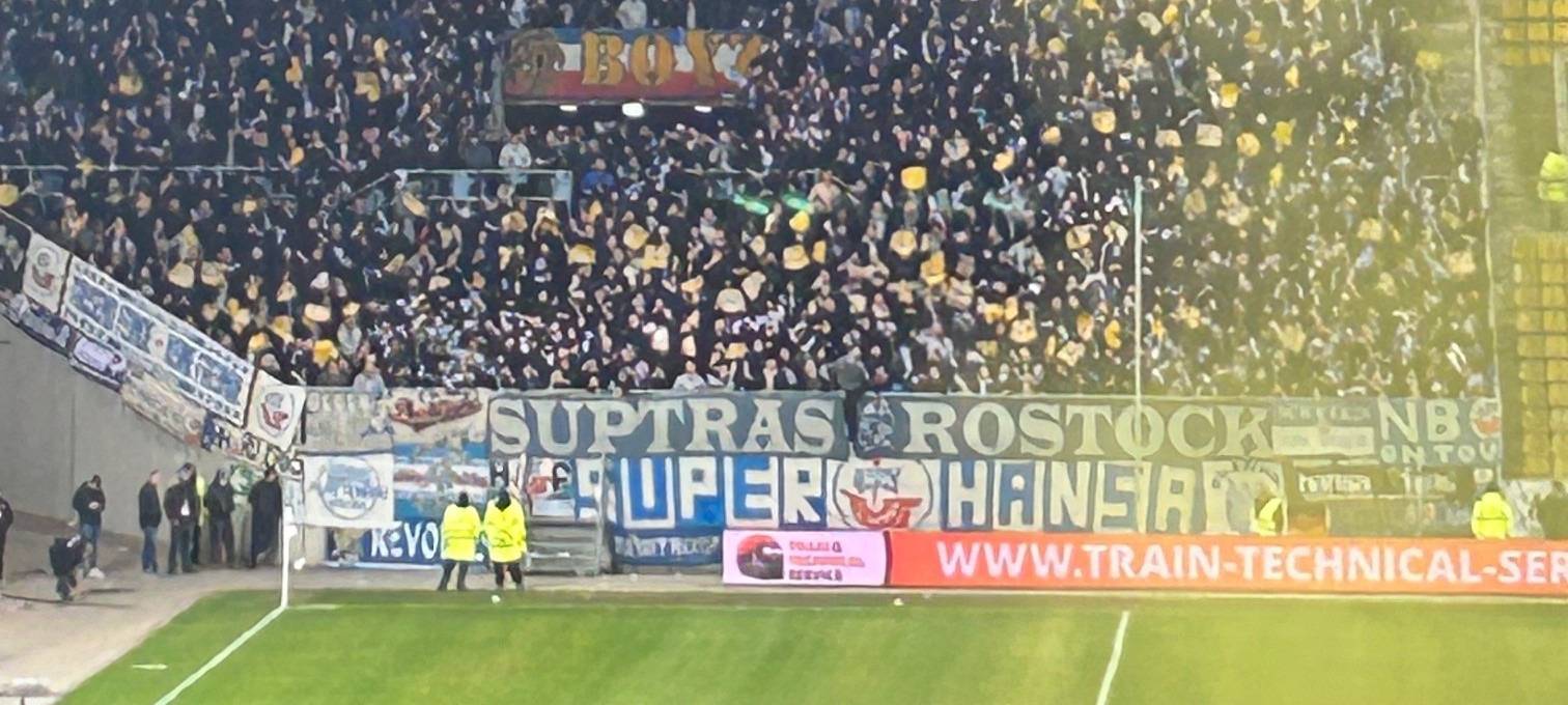 Fast 700 zerstörte Sitze im Tivoli-Gästeblock