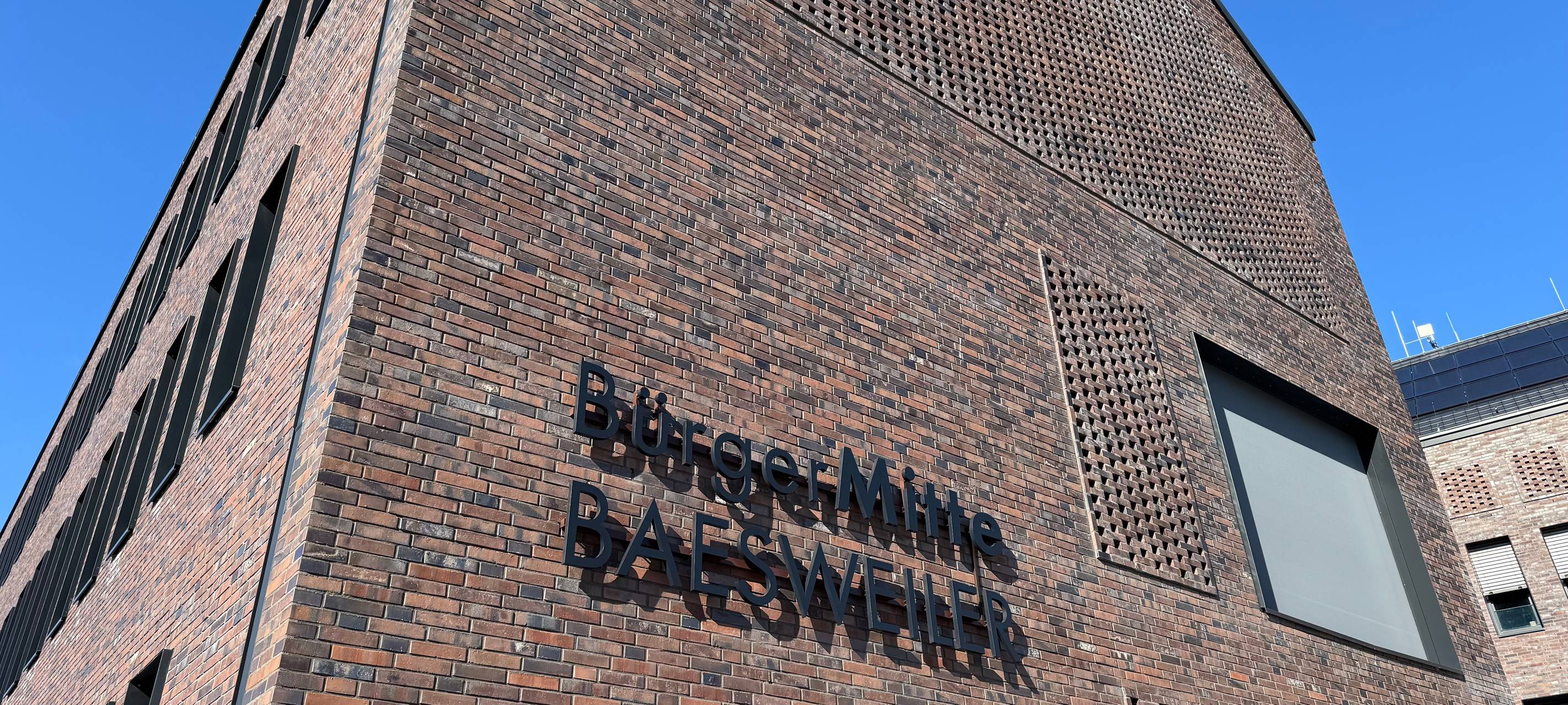 Gebündelte Verwaltung: BürgerMitteBaesweiler wird eröffnet