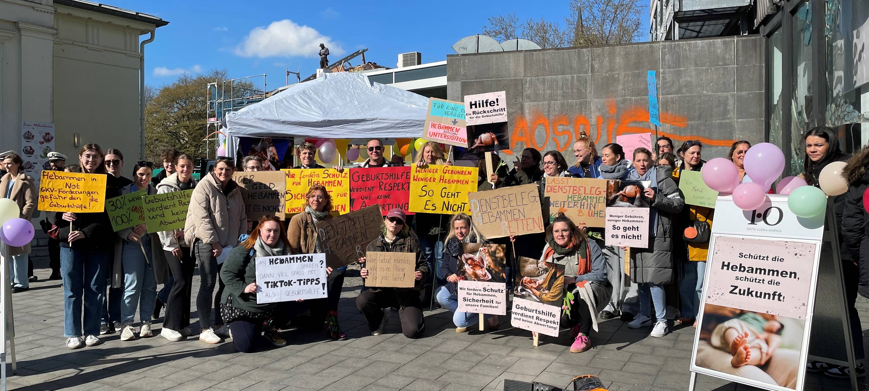 Hebammen-Demo in Aachen