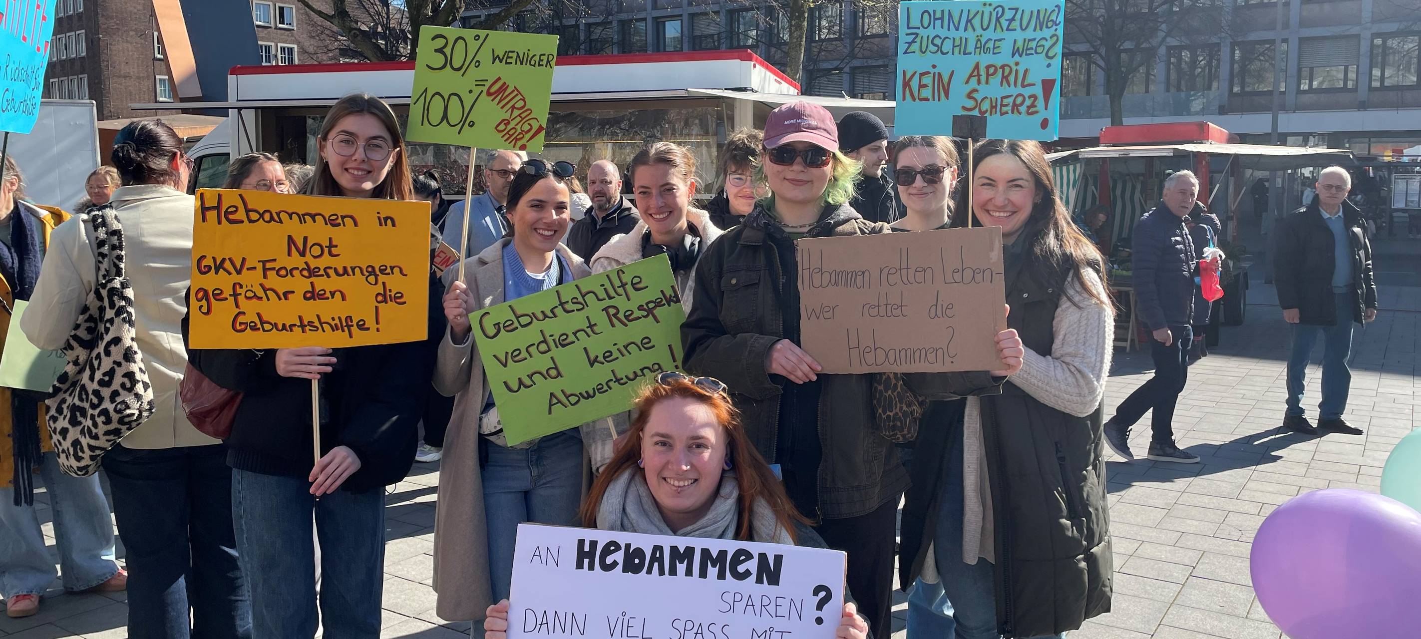Hebammen-Demo in Aachen