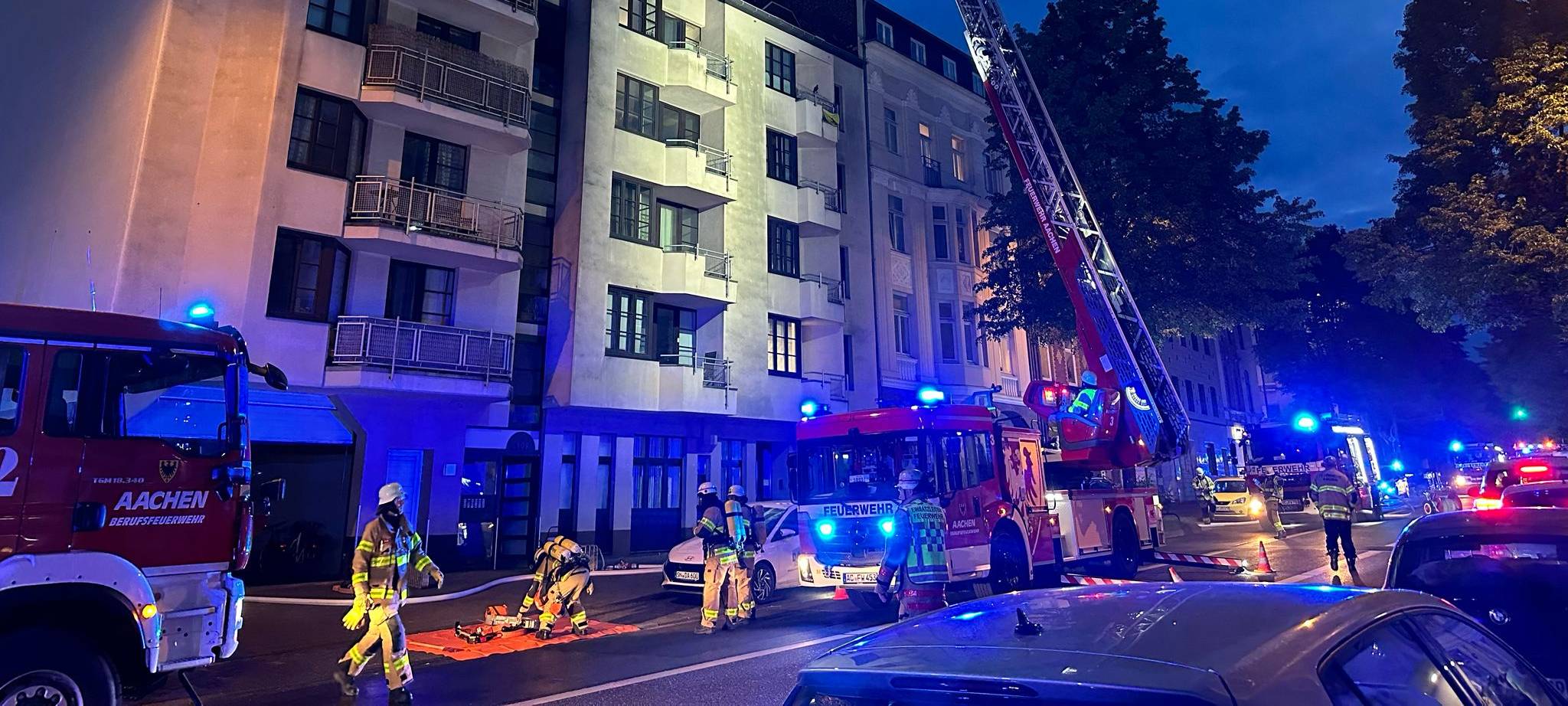 Brand in der Vaalser Straße - Mehrere Wohnungen unbewohnbar