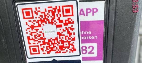 Aachen: Gefälschte Aufkleber auf Parkautomaten