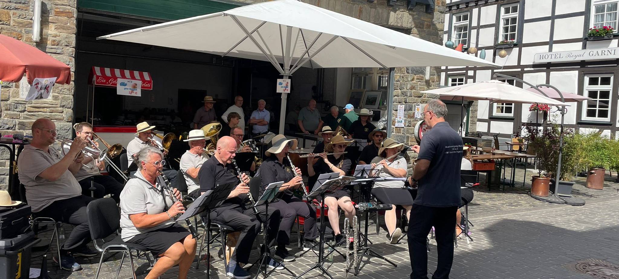 Live-Musik auf Monschaus Straßen